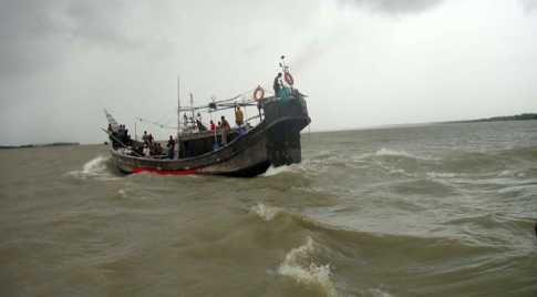 বঙ্গোপসাগরে নিখোঁজের ৪ দিন পর ৩ জেলের মরদেহ উদ্ধার
