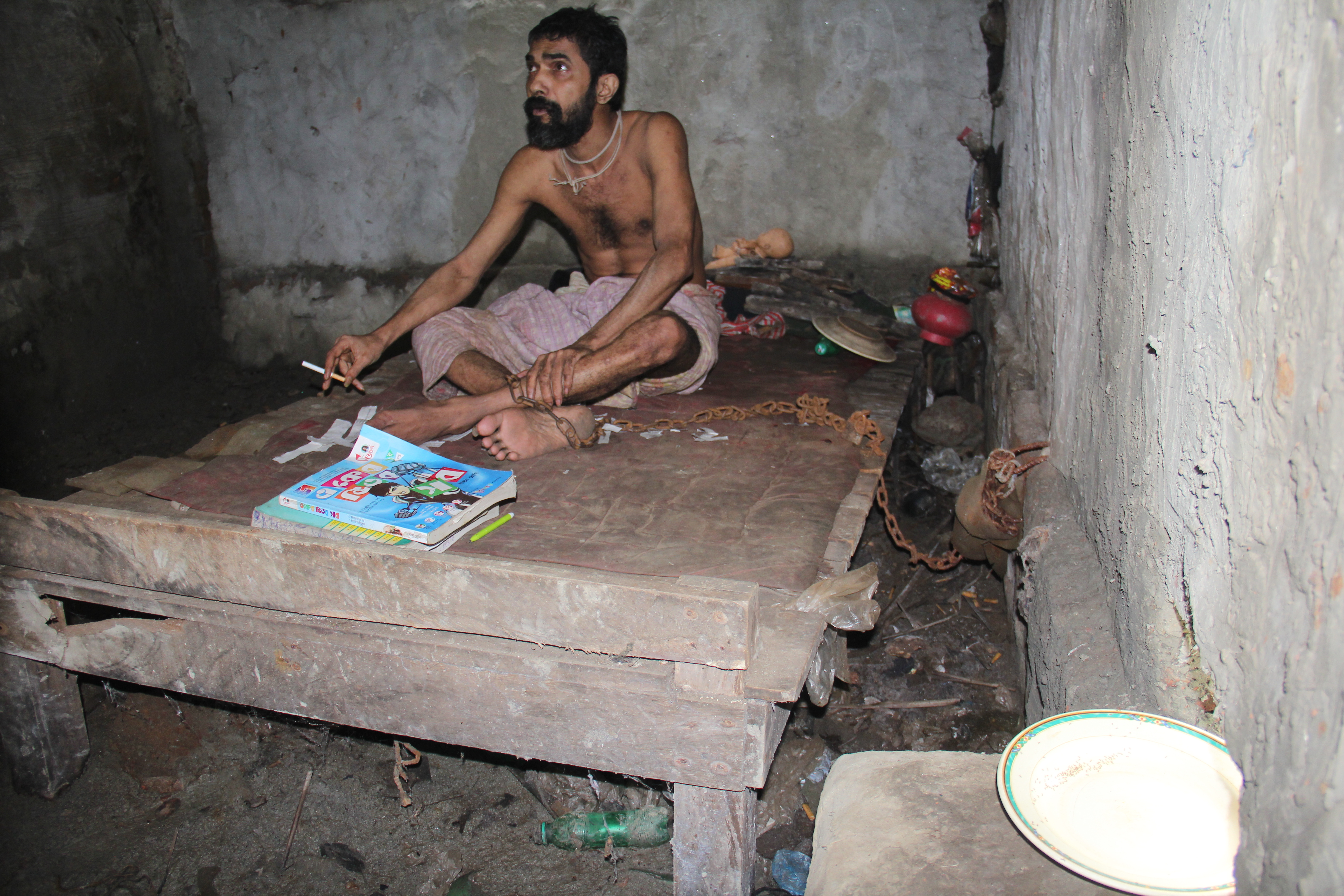 প্রকৌশলী যুবকের মানবাধিকার শিকল বন্দি