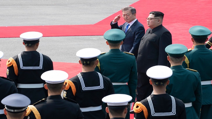 পৃথিবীর সবচেয়ে কঠোর নিরাপত্তার চাদরে ঢাকা কিমের সফর