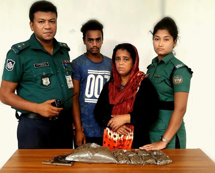 নগরীতে গাঁজাসহ  মা ছেলে  আটক