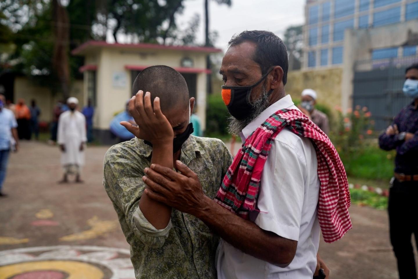 করোনায় আরও ১৬ মৃত্যু