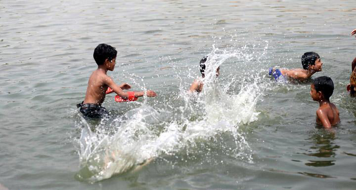 মনপুরায় খালের পানিতে ডুবে এক শিশুর মৃত্যু ও দুই শিশু নিখোঁজ