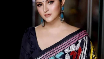 বরিশাল থেকে ফেরার পথে ফল খেয়ে সপরিবারে অসুস্থ পরীমণি