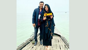এবার নৌকায় উঠলো মাহির ট্রাক