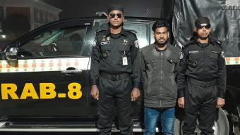 কাঠালিয়ায় কিশোরী স্কুলছাত্রীকে দলবদ্ধ ধর্ষণ, প্রধান অভিযুক্ত গ্রেপ্তার