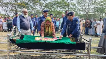 বরগুনায় বীর মুক্তিযোদ্ধা আ. রশিদকে রাষ্ট্রীয় মর্যাদায় দাফন