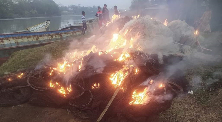বরগুনায় ৫৫ হাজার মিটার অবৈধ জাল জব্দ