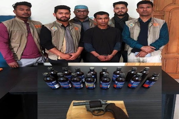 বানারীপাড়ায় পিস্তল ও ১৬ পিচ ফেনসিডিলসহ একজন গ্রেফতার