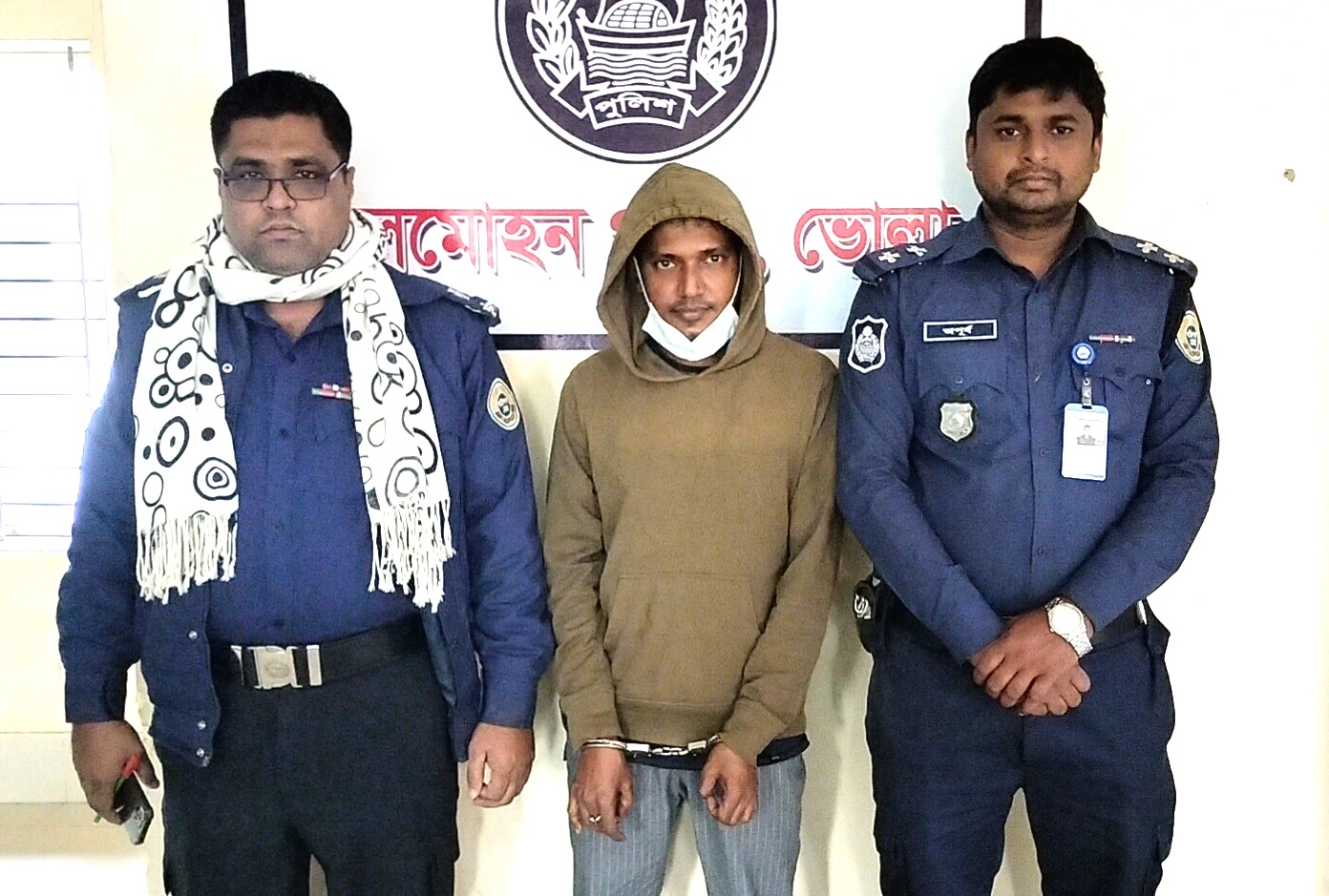 লালমোহনে ওয়ারেন্টভুক্ত ও সাজাপ্রাপ্ত আসামি সাজ জুয়েলার্সের মালিক ভাস্কর গ্রেফতার