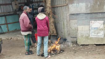 বৃষ্টি আর হিমেল হওয়ায় বির্পযস্ত উপকূলের জনজীবন