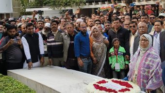 বঙ্গবন্ধুর সমাধিতে বরগুনা-২ আসনের এমপি সুলতানা নাদিরার পুস্পস্তবক অর্পন