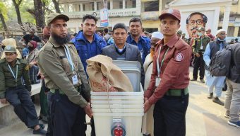 আমতলী উপজেলায় ব্যালট যাবে ভোটের দিন সকালে