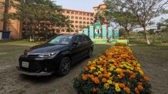 গাঁদা ফুলে সেজেছে বরিশাল বিশ্ববিদ্যালয় ক্যাম্পাস