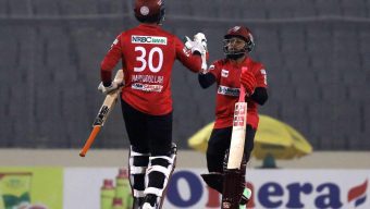 মুশফিকের ঝড়ো ইনিংসে বরিশালের বিশাল পুঁজি