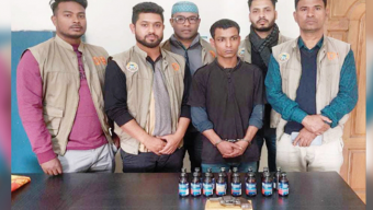 যুবককে ফাঁসাতে গিয়ে ফেঁসে গেলো মাদক কারবারি, সহযোগী গ্রেফতার