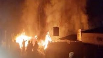 গভীর রাতে আগুনে পুড়ে মারা গেল ঘুমিয়ে থাকা ছাত্র