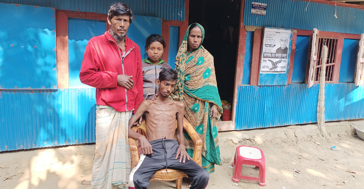 কলাপাড়ায় নিস্তেজ হচ্ছেন জুয়েল, জীবন দিয়ে হলেও ছেলেকে বাঁচাতে চান বাবা