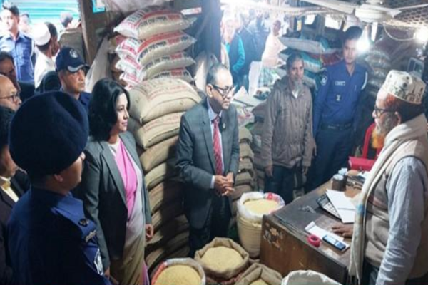 সরকারকে বিব্রতকর অবস্থায় ফেলতেই চালের দাম বাড়ানো হয়েছে: ঝালকাঠিতে ভোক্তার ডিজি