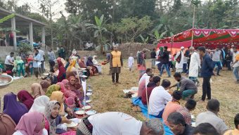 চর কাউয়া  কণ্যকাঠি নিবাসী মরহুম মমতাজ বেগমের মেজবান অনুষ্ঠিত