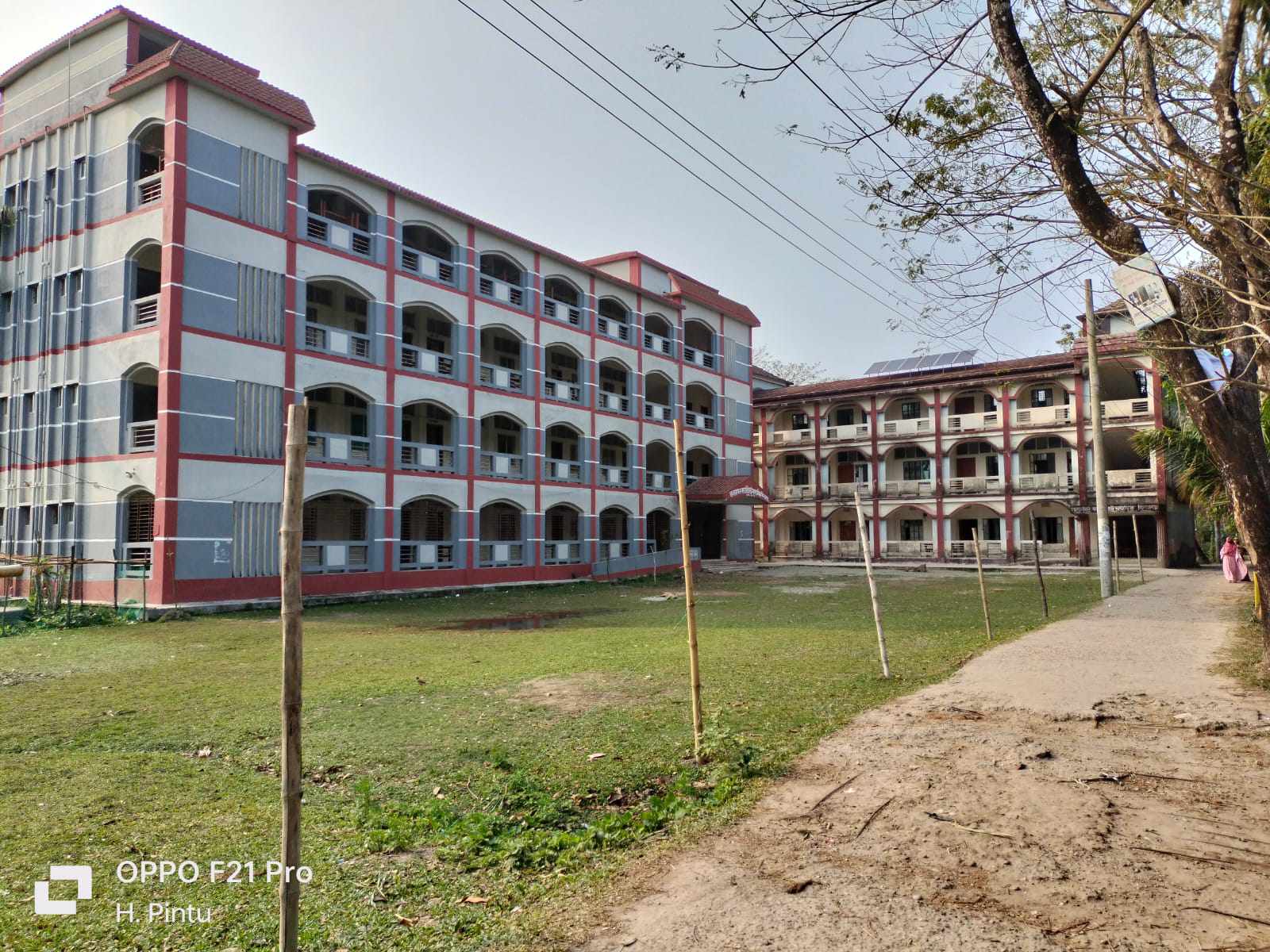 পরীক্ষা কেন্দ্রে মোবাইল ফোন ব্যবহার করায় শিক্ষার্থী বহিস্কার