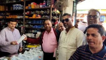 পটুয়াখালীতে বিএনপি’র লিফলেট বিতরণ