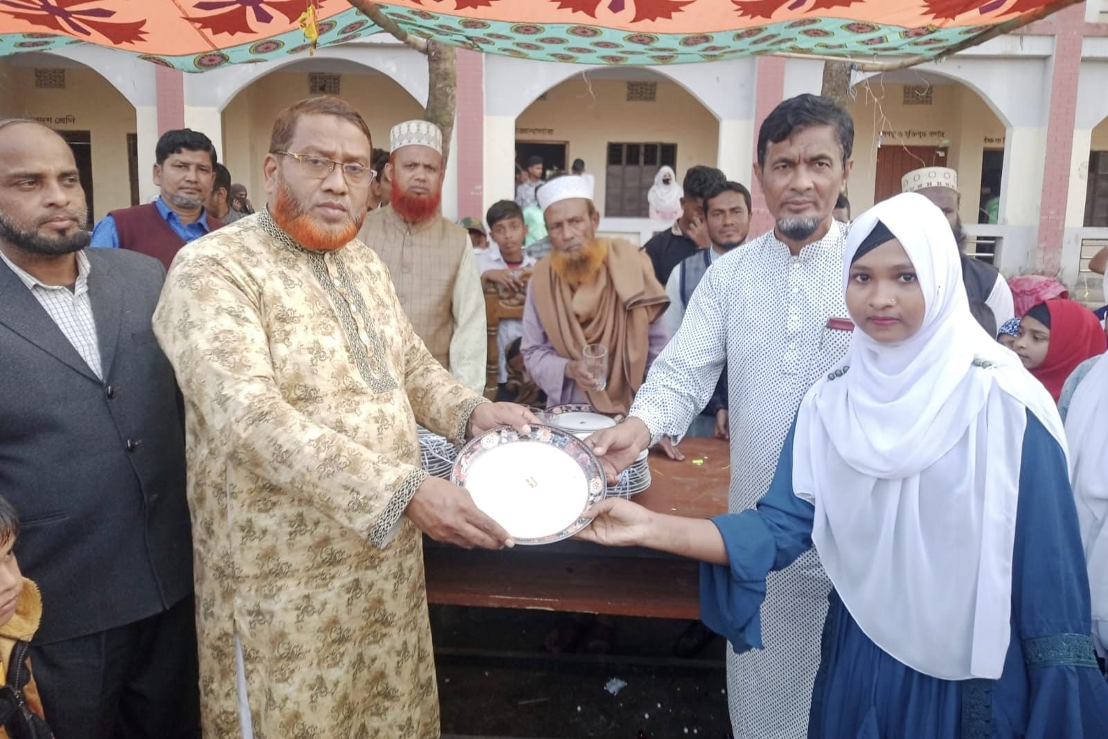 লালমোহনে বার্ষিক ক্রীড়া প্রতিযোগিতা ও পুরস্কার বিতরণ অনুষ্ঠিত