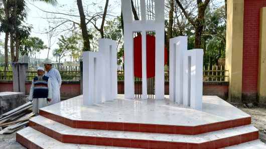 শিক্ষার্থীদের ফুলেল শ্রদ্ধা জানাতে প্রস্তুত নতুন শহীদ মিনারে