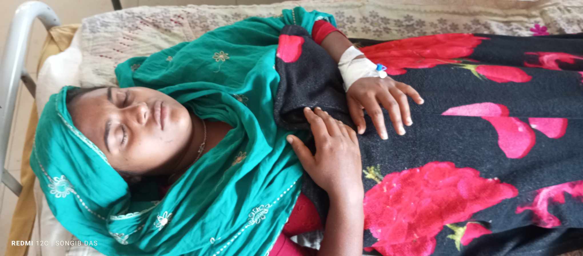 গলাচিপায় ১ সন্তানের জননীকে মধ্যযুগীয় কায়দায়  মারধর হাসপাতালে ভর্তি