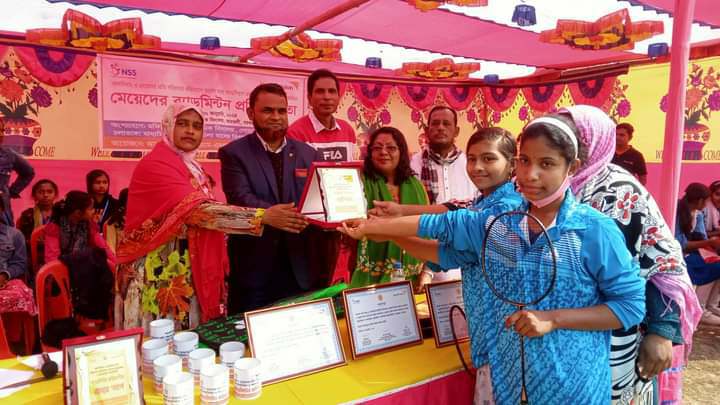 আমতলীতে মেয়েদের ব্যাডমিন্টন প্রতিযোগিতা অনুষ্ঠিত