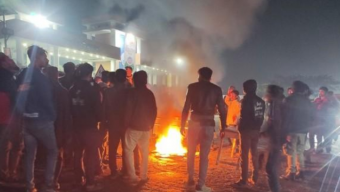 ববি শিক্ষার্থী গ্রেফতারের প্রতিবাদে মহাসড়ক অবরোধ