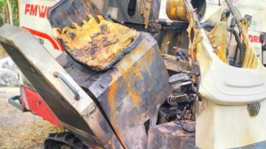 আমতলীতে গভীর রাতে হারভেস্টার পুড়িয়ে দিল দুর্বৃত্তরা