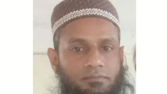 মোটা অংকের টাকা দিয়েও চাকরি পাচ্ছেনা অটোচালক ইমরান