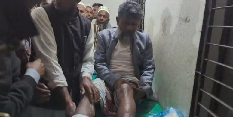 পটুয়াখালীতে যুবলীগ নেতার নেতৃত্বে ইউপি চেয়ারম্যানকে হাতুড়িপেটা
