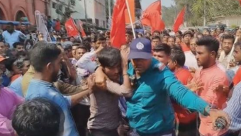 বরিশালে বাইক আরোহীকে রক্ষা করতে গিয়ে হামলার শিকার ট্রাফিক সার্জেন্ট