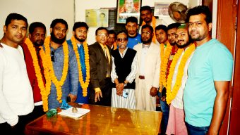 বরিশালে বিএনপির পক্ষ থেকে সদ্য কারামুক্তি ছাত্রনেতৃবৃন্দ সহ বিভিন্ন সংগঠনের সদস্যদের ফুলের শুভেচ্ছা