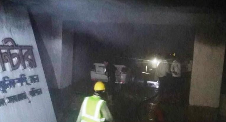 বরিশালে অভিজাত শপিংমল ‘ফাতেমা সেন্টারে’ অগ্নিকান্ড