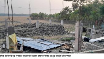 মঠবাড়িয়ায় মাদ্রাসার দুই সুপারের নির্মাণাধীন ভবনে হামলা চালিয়ে ভাংচুর করেছে প্রতিপক্ষরা