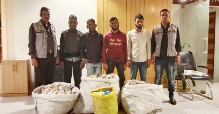 চুরি করতে কিস্তিতে পিকআপ কিনে ৫ মিনিটে দোকান সাফ!