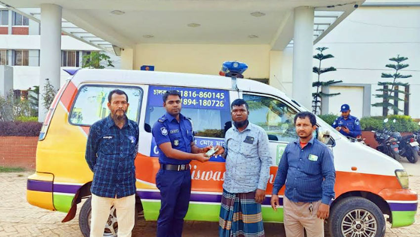 চাঁদা তুলে ভিক্ষুকের মরদেহ ভোলায় পাঠালো বাঁশখালী পুলিশ