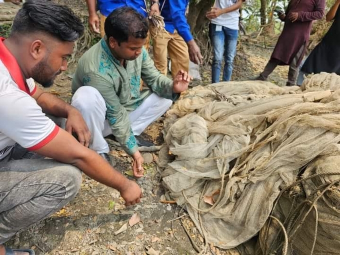 অবৈধ চায়না দুয়ারী জাল জব্দ