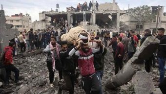 হামলা অব্যাহত, গাজায় নিহত সাড়ে ৩২ গাজার ছাড়াল