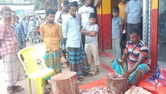নলছিটিতে ৫৮০ টাকা কেজি গরুর মাংস বিক্রি করছেন সাইদুল এন্টারপ্রাইজ