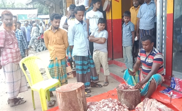 নলছিটিতে ৫৮০ টাকা কেজি গরুর মাংস বিক্রি করছেন সাইদুল এন্টারপ্রাইজ