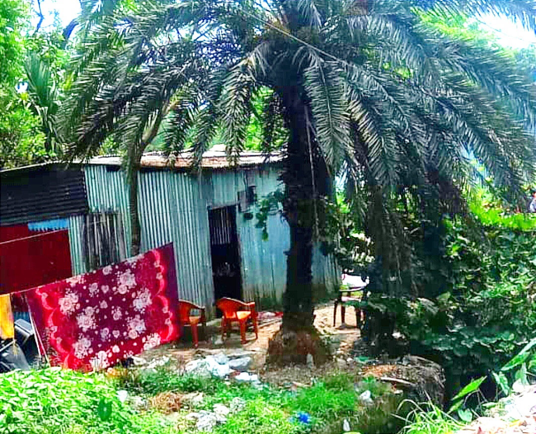 থানার পাশেই রাশেদ-লাবনীর জমজমাট মাদক বাণিজ্য!