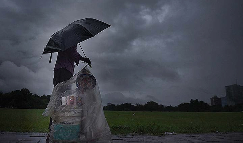 বরিশালসহ দেশের ৮ জেলায় ৬০ কিমি বেগে ঝড়ের আশঙ্কা