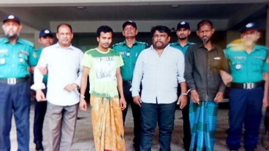 রিকশায় যাত্রী তুলে ছিনতাই, ৩৫০ সিসি ক্যামেরার ফুটেজে ধরা ৪