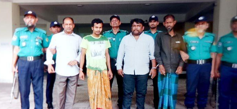 রিকশায় যাত্রী তুলে ছিনতাই, ৩৫০ সিসি ক্যামেরার ফুটেজে ধরা ৪