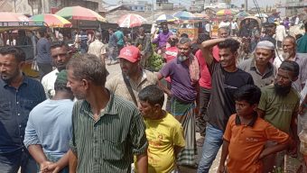 বরিশাল পোর্টরোডে মন্ত্রী-প্রধানমন্ত্রীর খানা নাই, সব হইবে খান হাবিবের কথায়!