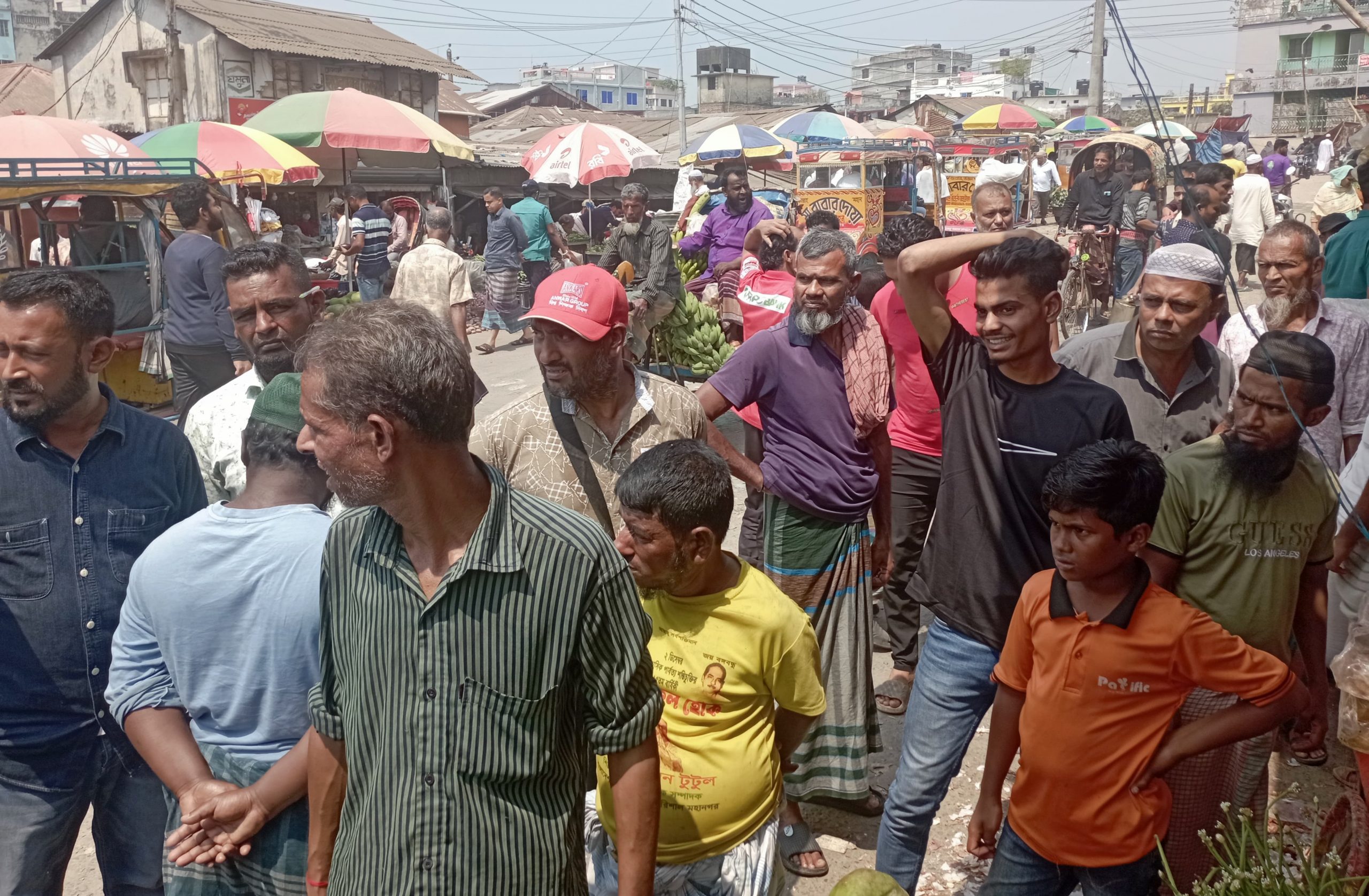বরিশাল পোর্টরোডে মন্ত্রী-প্রধানমন্ত্রীর খানা নাই, সব হইবে খান হাবিবের কথায়!