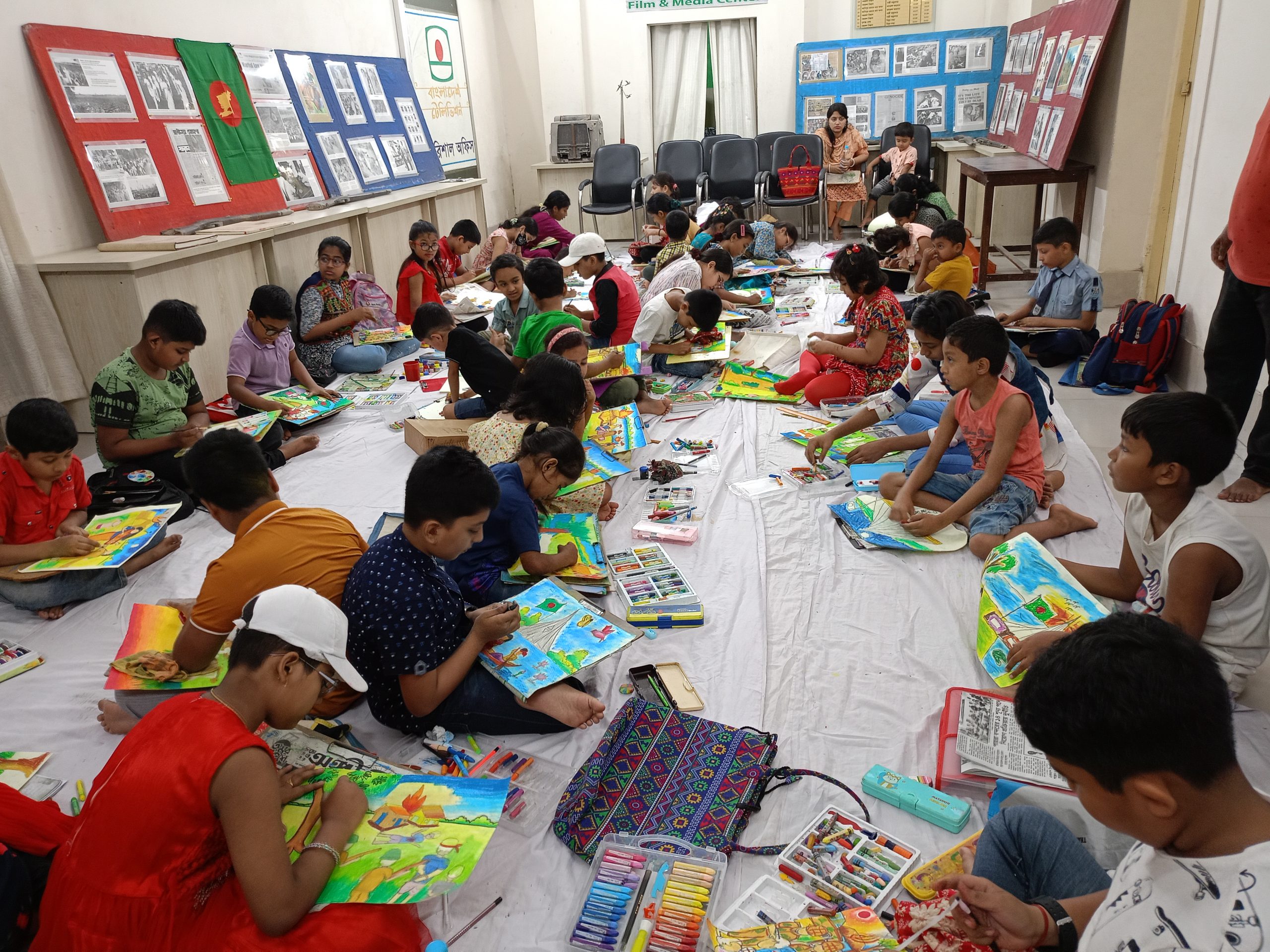 বরিশালে বীর মুক্তিযোদ্ধা ও শহীদ পরিবারকে সন্মাননা প্রদান